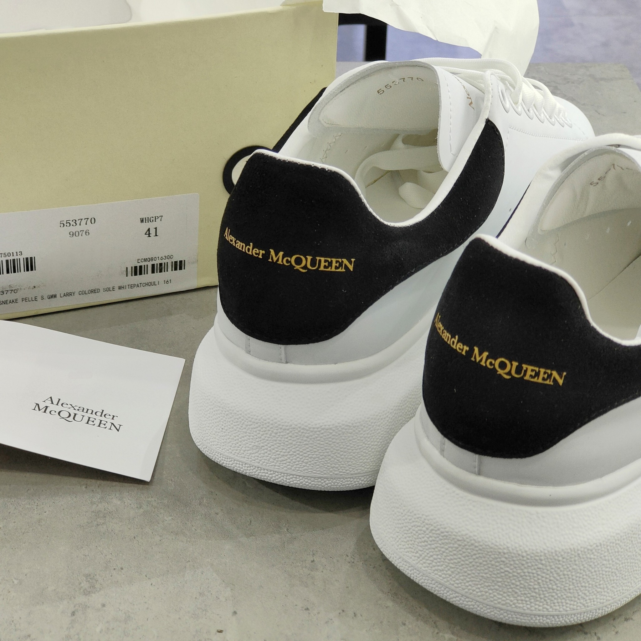 Alexander McQUEEN Trắng Đen (4) Alexander-McQUEEN-Trang-Den-4