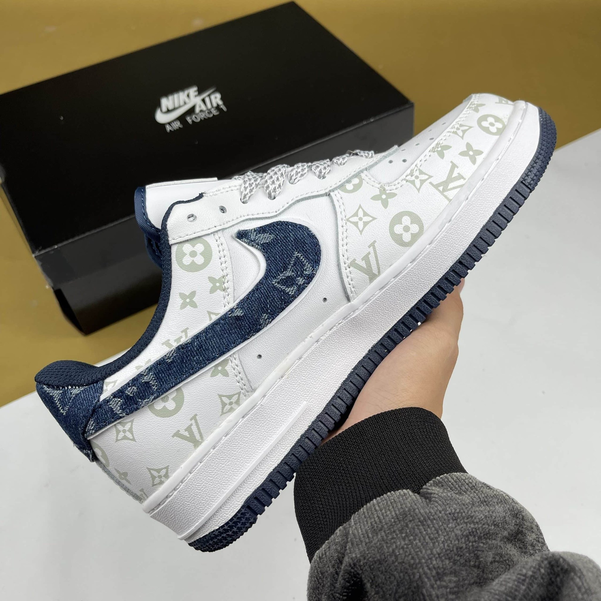 Nike Air Force 1 xLV White Blue (3) Nike Air Force 1 xLV White Blue (3)