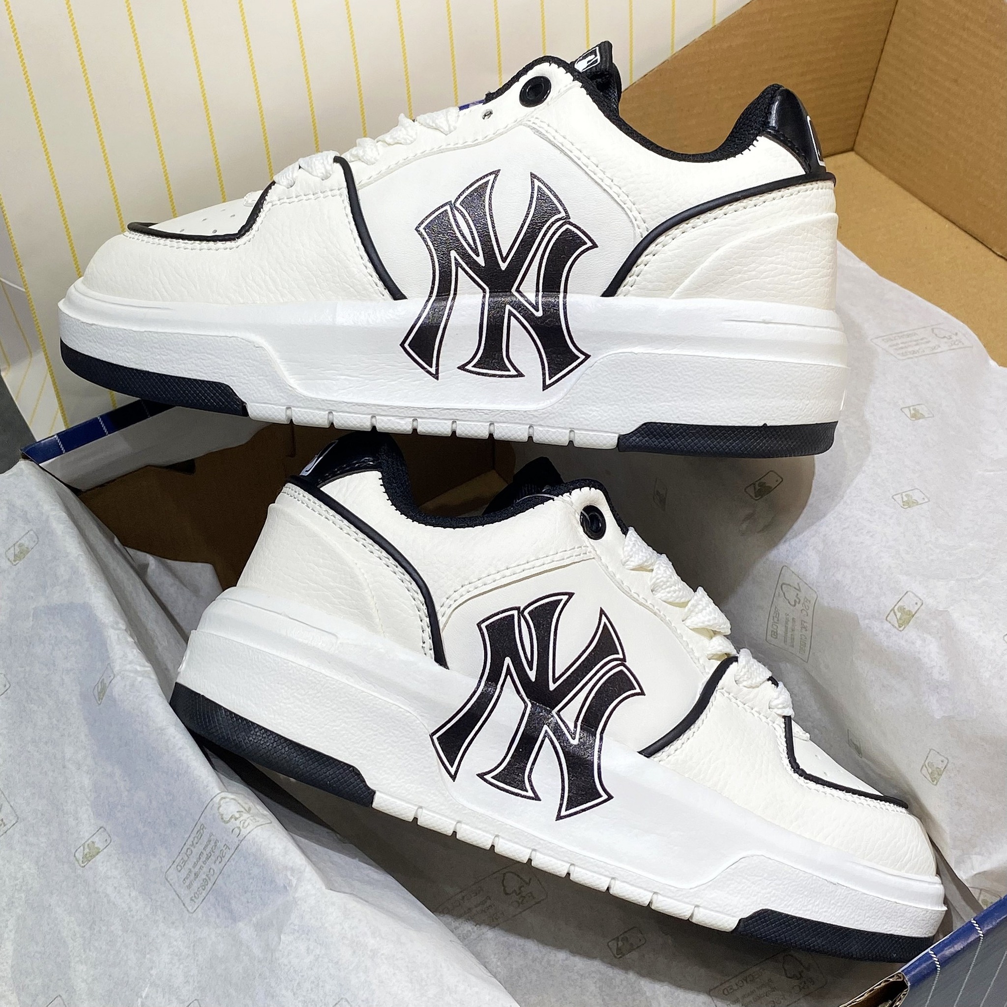 mlb chunky liner new york yankees white (2) mlb chunky liner new york yankees white (2)