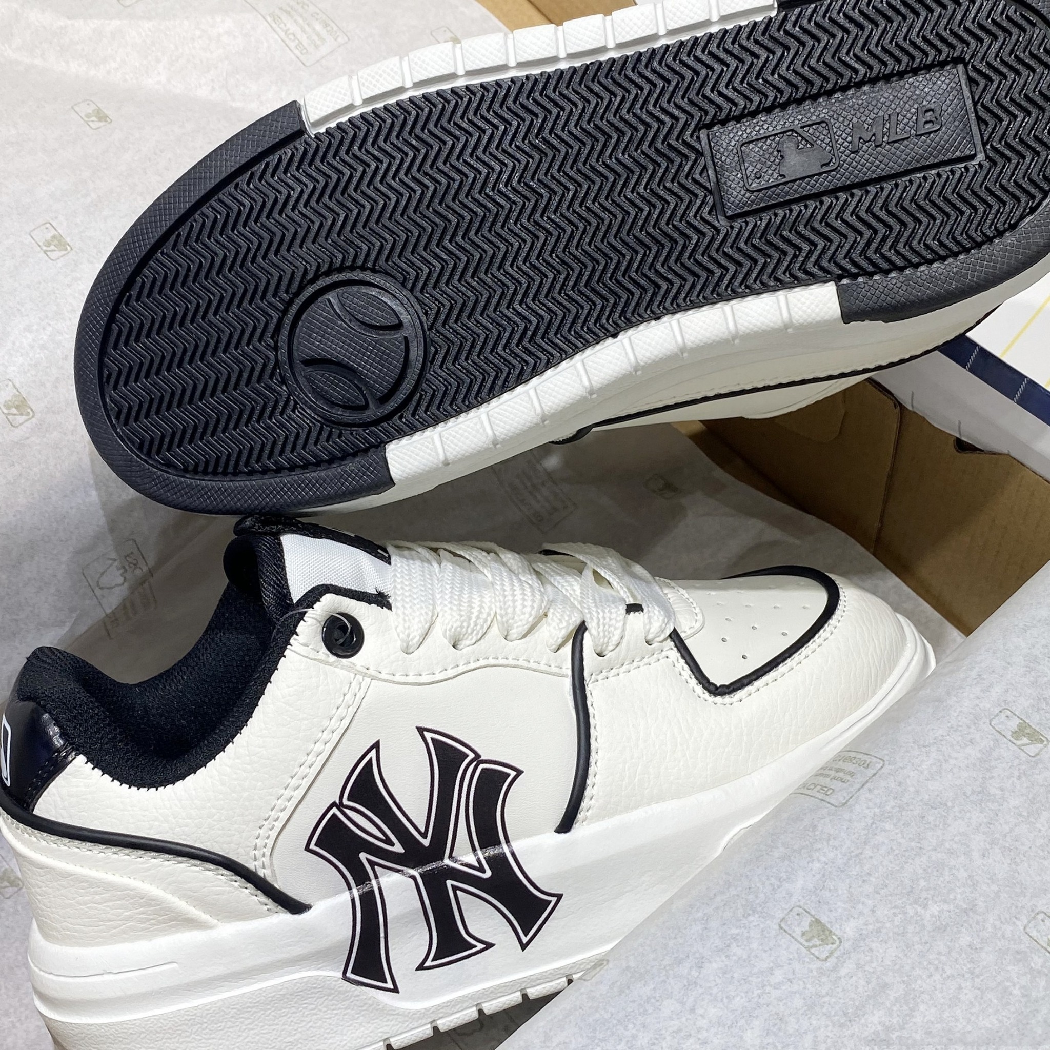 mlb chunky liner new york yankees white (4) mlb chunky liner new york yankees white (4)