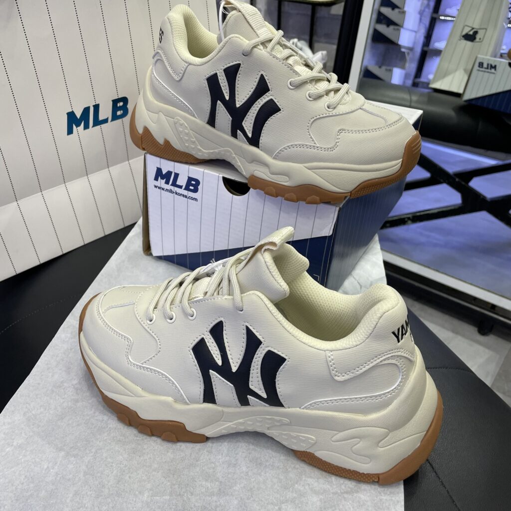 Giay-The-Thao-MLB-De-Cao-Chu-Theu-1