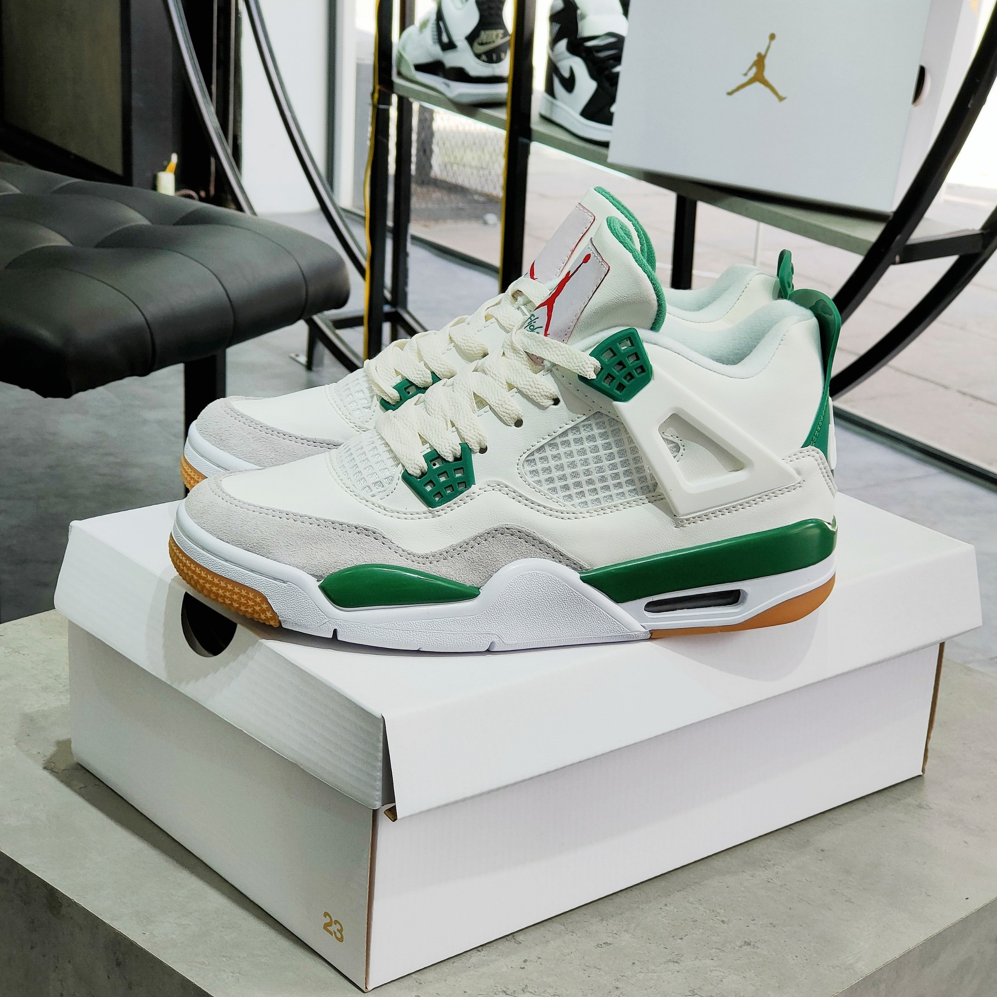 Nike SB x Air Jordan 4 Pine Green (2) Nike-SB-x-Air-Jordan-4-Pine-Green-2