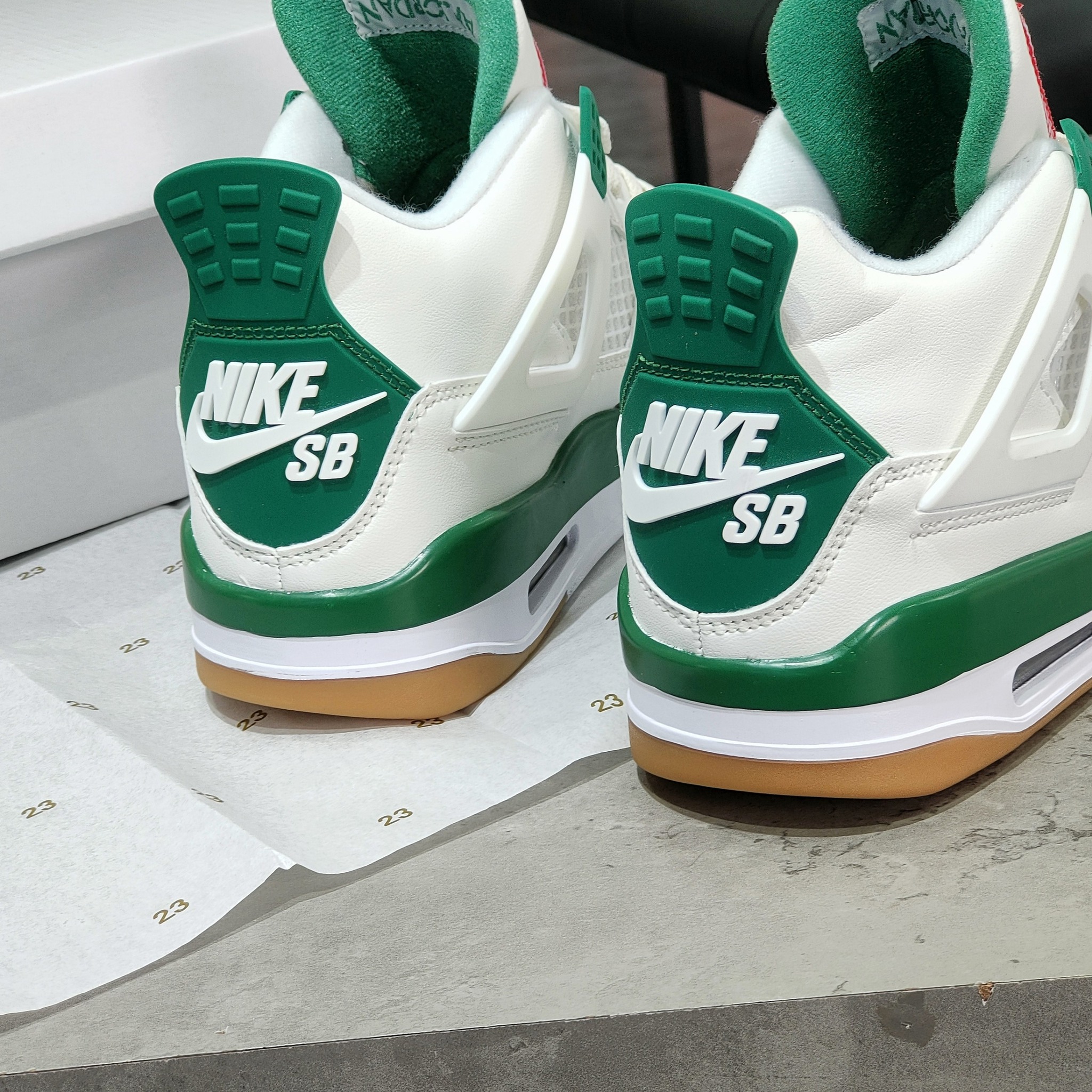 Nike SB x Air Jordan 4 Pine Green (4) Nike-SB-x-Air-Jordan-4-Pine-Green-1