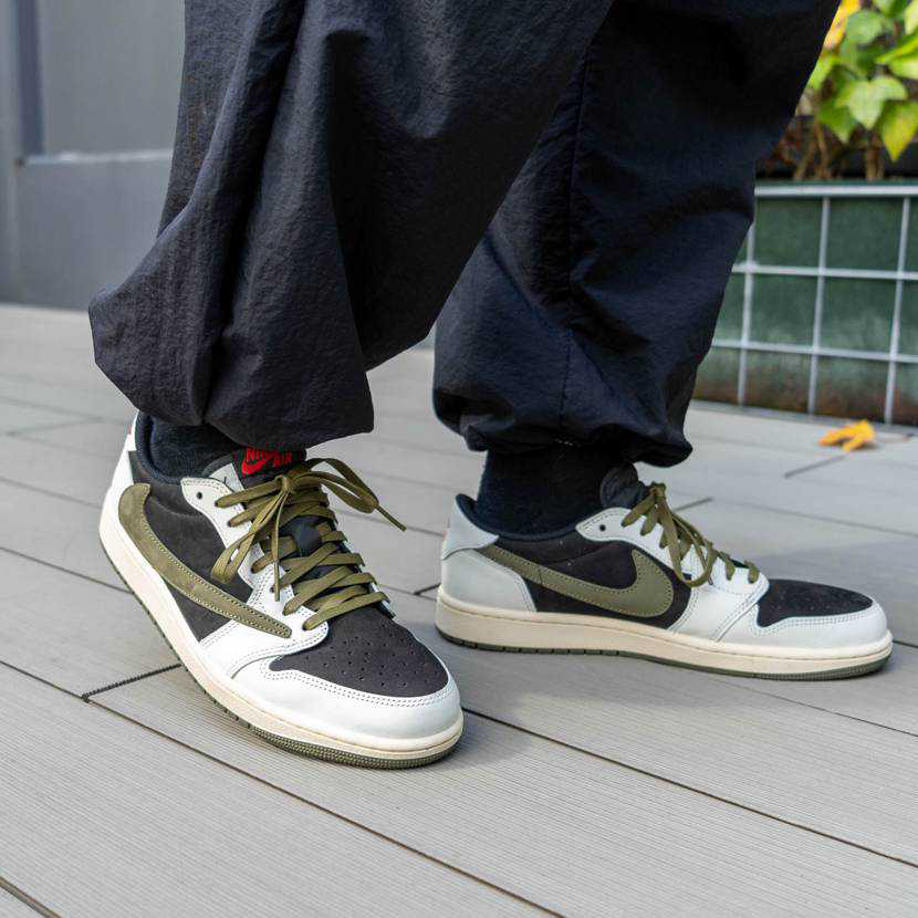 Travis-Scott-×-Nike-PS-Air-Jordan-1-Low-OG-Medium-Olive-1