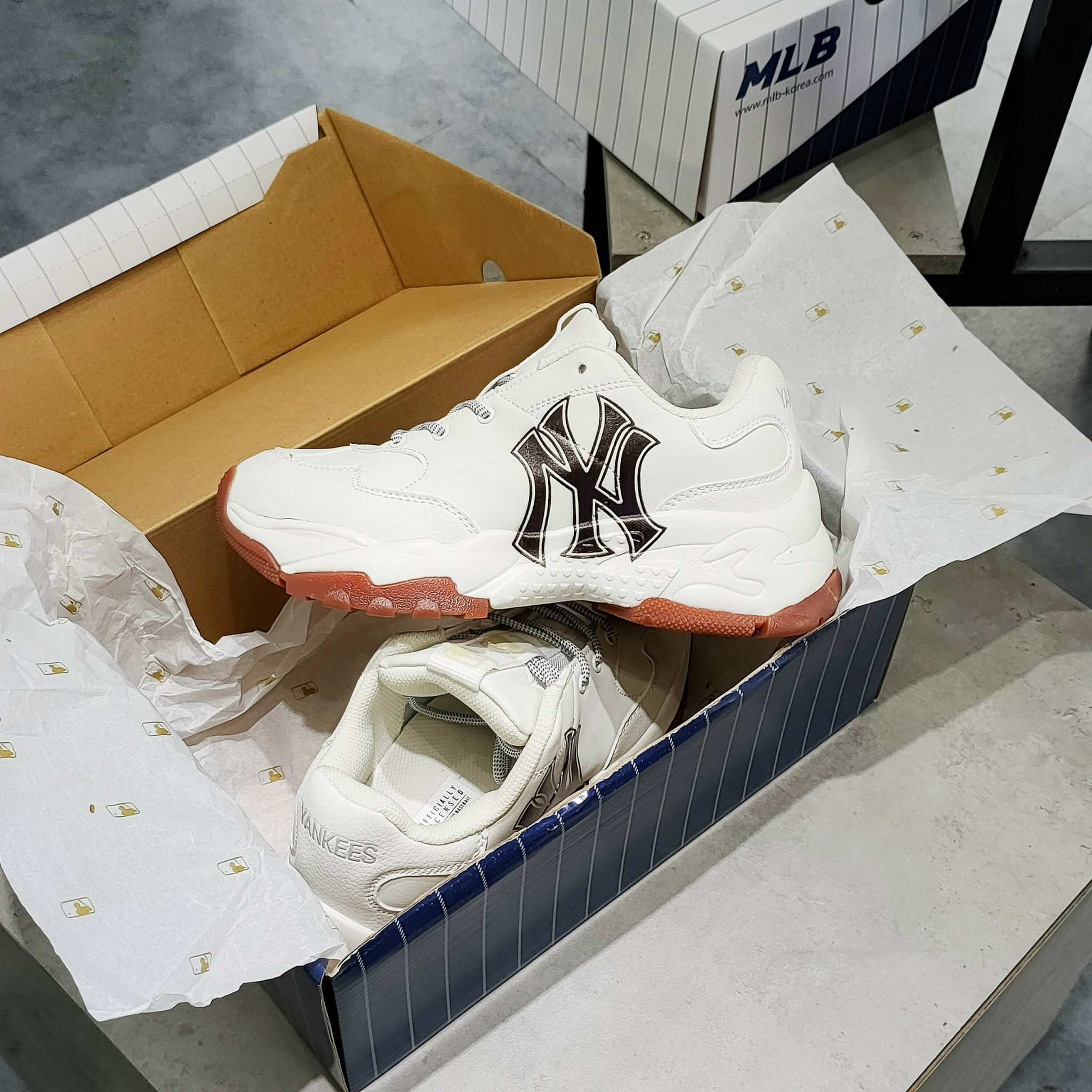 Giày MLB Big Ball chunky New York Yankees NY Gum (1) Giay-MLB-Big-Ball-chunky-New-York-Yankees-NY-Gum-1