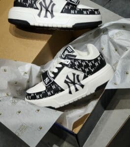 Chunky-Liner-Mid-Den-Monogram-2