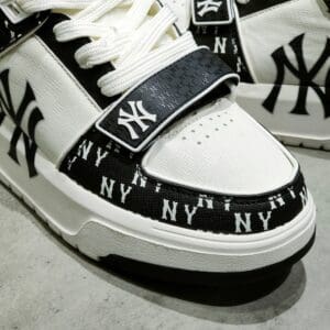 Chunky-Liner-Mid-Den-Monogram-3