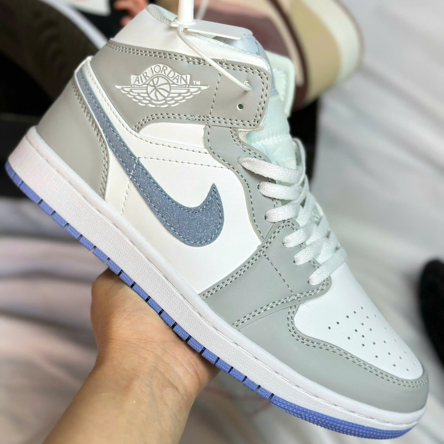 Jordan 1 Mid Wolf Grey Aluminum (3)